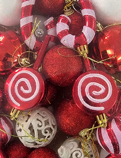 24 Christmas Decorations, Balls/Bulbs